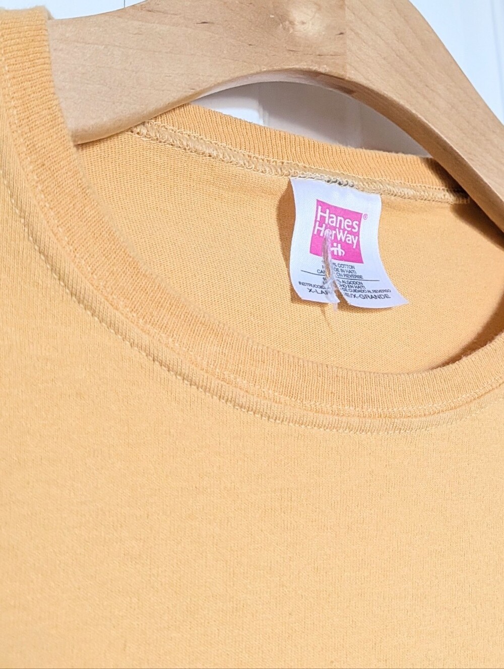 Mustard Yellow Fall T-shirt. XL.